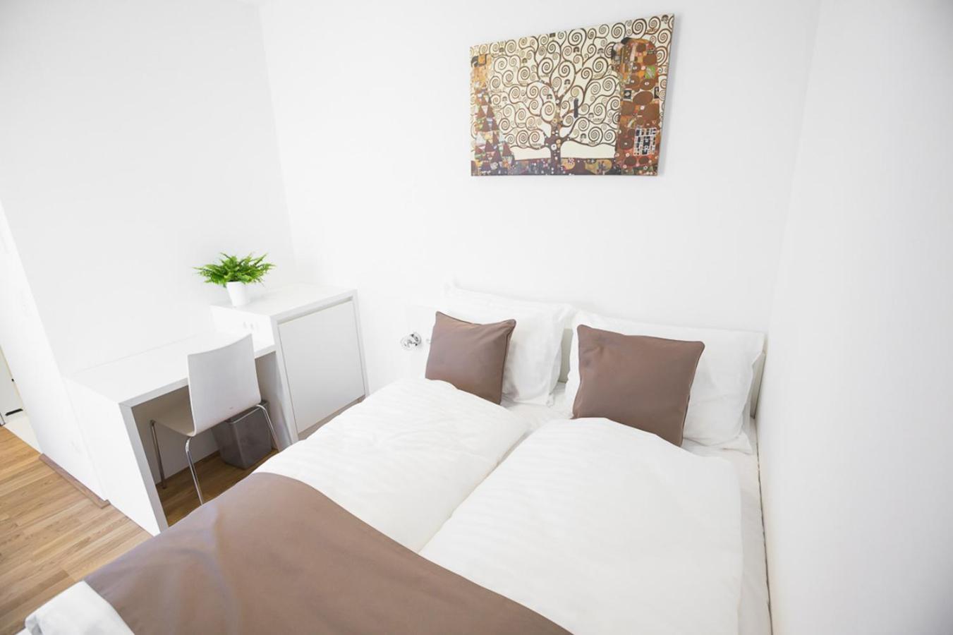 Shome Hotel Graz I Self Check-In I Free Parking Екстериор снимка